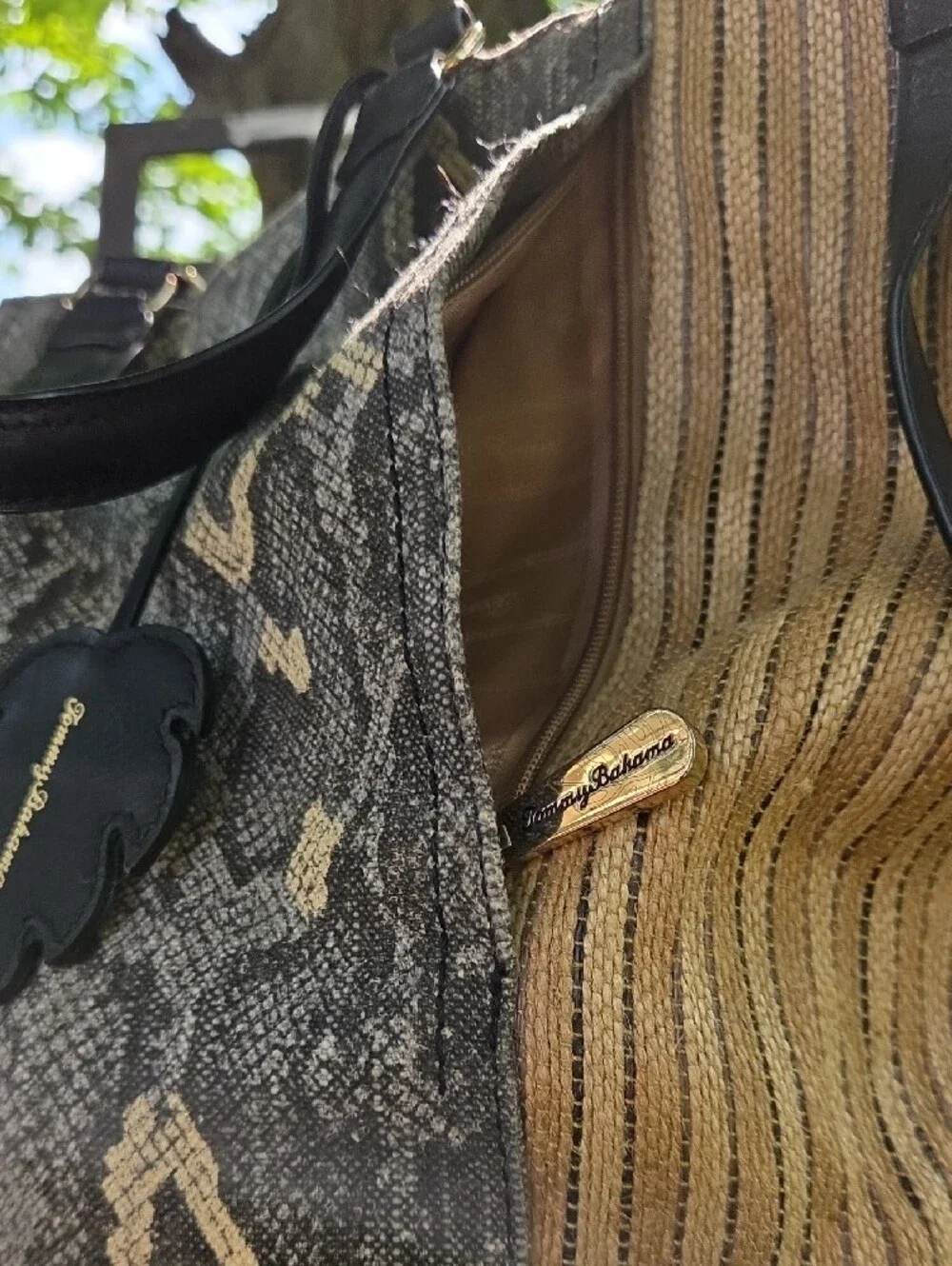 NWOT! Tommy Bahama!Beach Tote! Neutral Snake-Print Large Bag with Black Trim